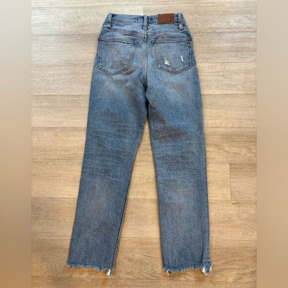 Madewell Classic Straight Jeans, Corrie Wash Step-Hem size 23 - Picture 4 of 6